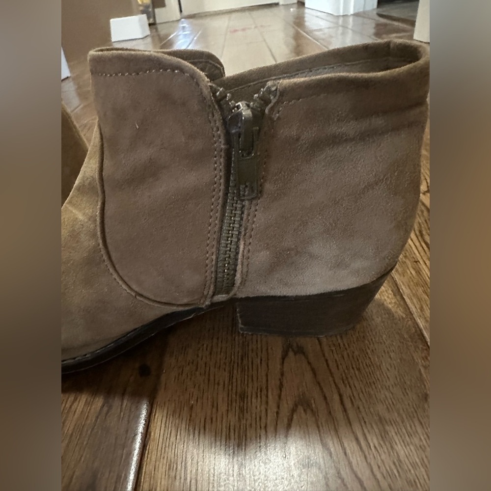 Steve Madden Prizzze Suede Ankle Zip Buckle Block Heel Booties, Taupe, Size 7. - Picture 6 of 15